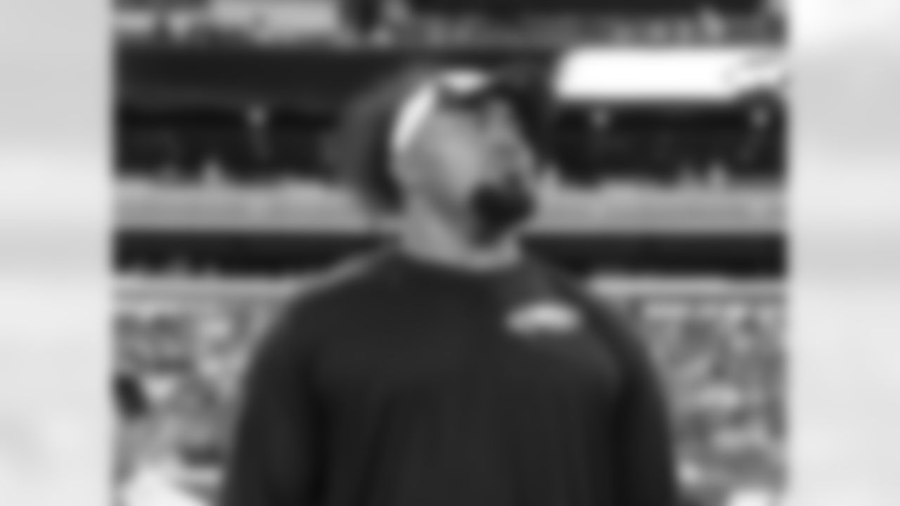 Eagles' newly acquired nose tackle Isaac Sopoaga stands on the sidelines of Thursday night's preseason finale at Metlife Stadium.