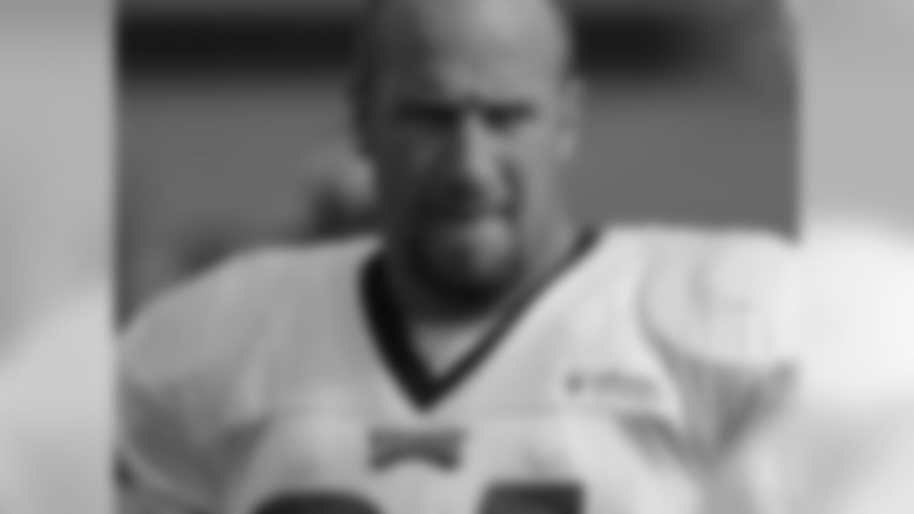 DT Derek Landri