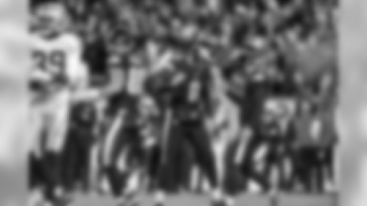 P Donnie Jones and K Jake Elliott