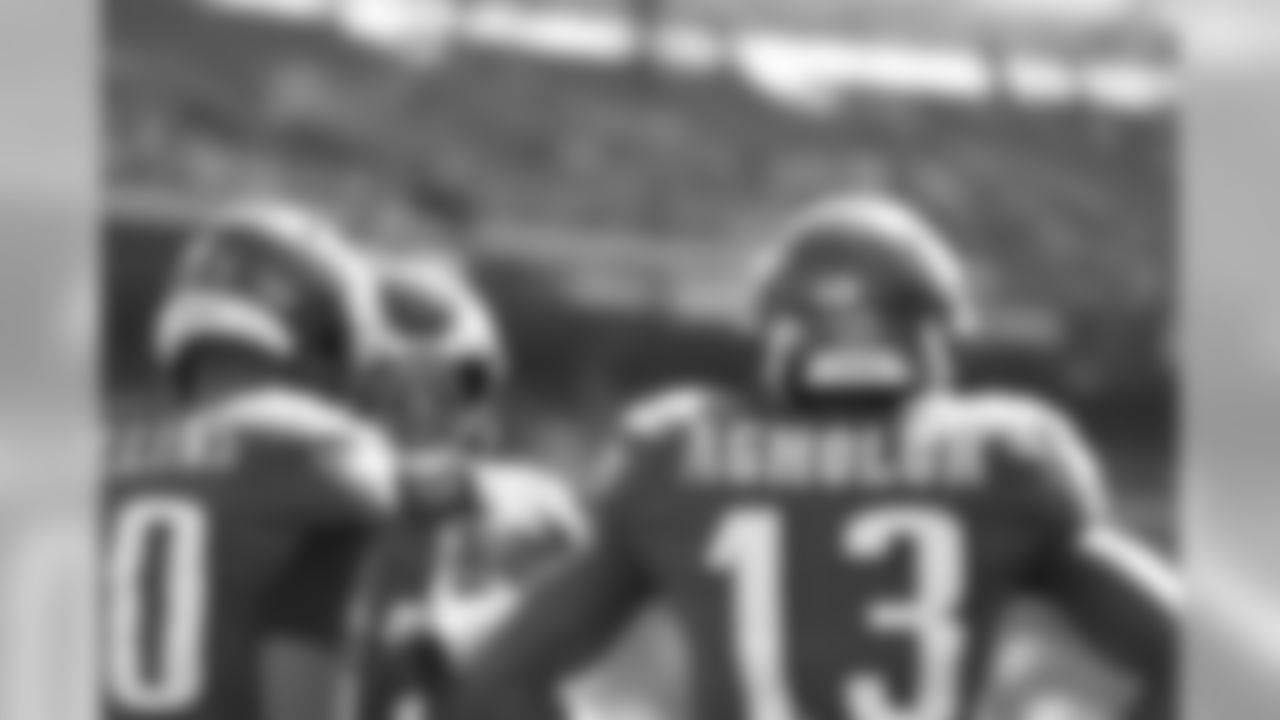 QB Carson Wentz