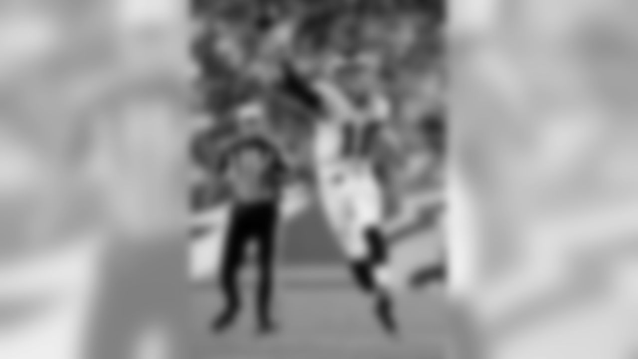 QB Carson Wentz