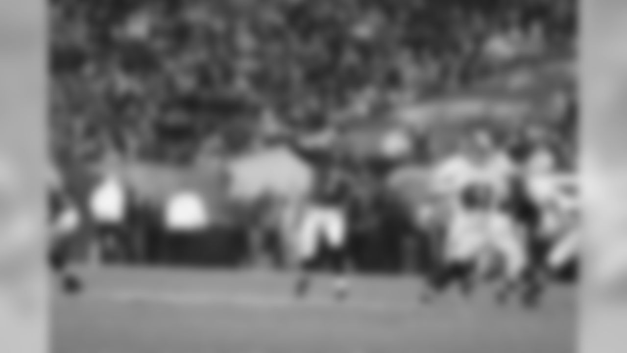 QB Sam Bradford