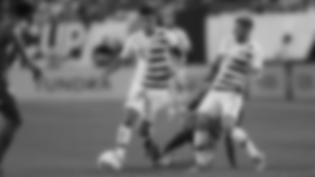 The United States' Christian Pulisic (10) and Paul Arriola (7)