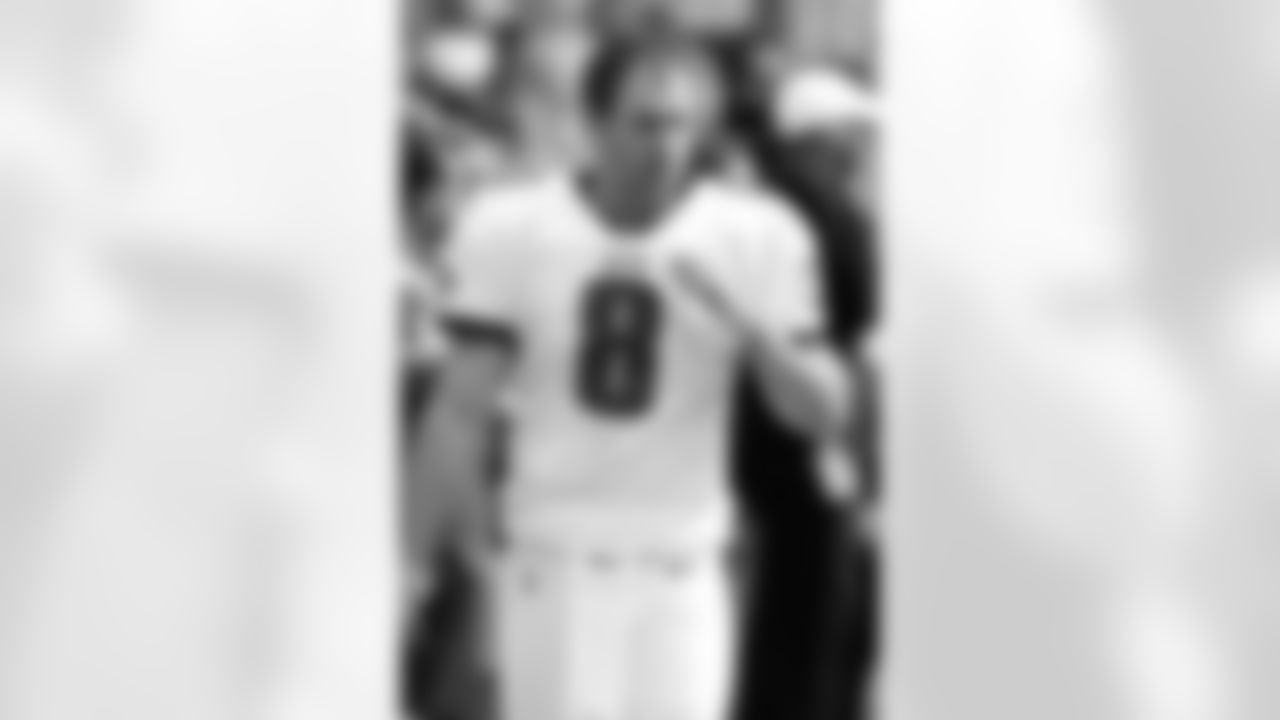 Jones finished his collegiate career with a gross punting average of 42.0 and attended the 2004 Senior Bowl