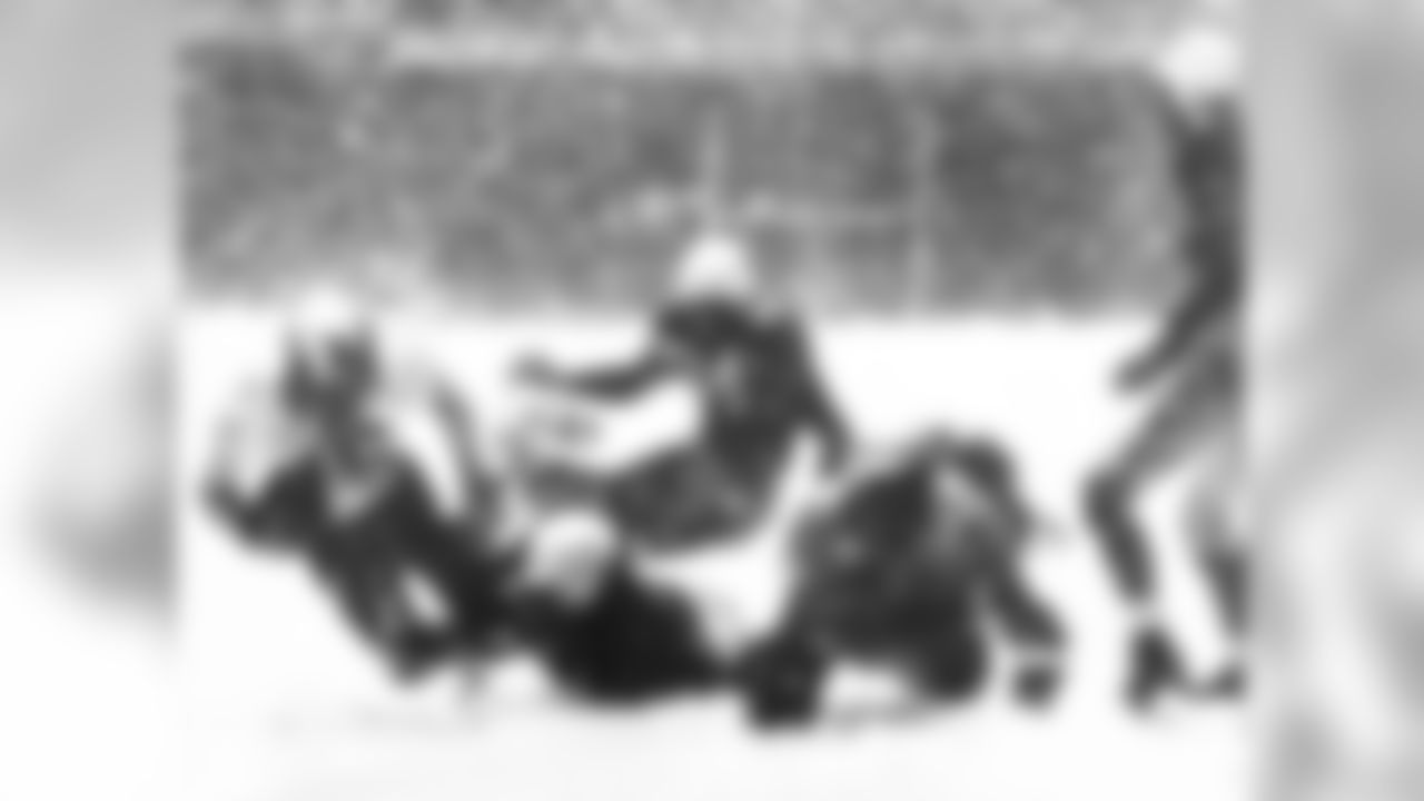 Al Wistert was one of the linemen who paved the way for Steve Van Buren's touchdown run in the 1948 NFL Championship, the only points scored in the game