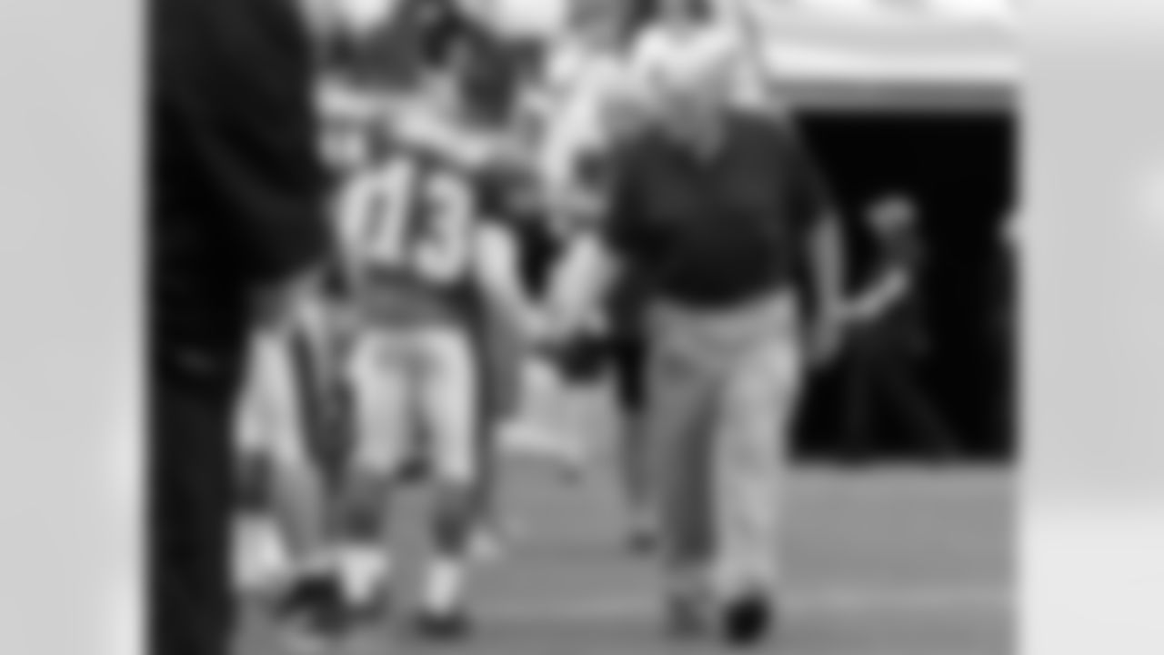 Former LB Maxie Baughan