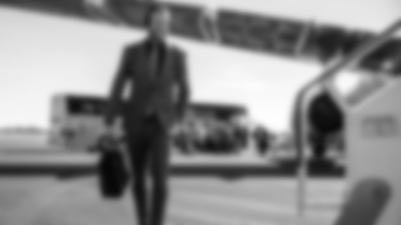 QB Carson Wentz