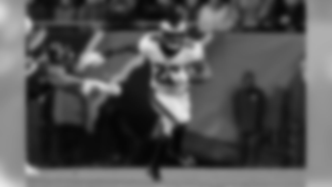 RB Wendell Smallwood
Philadelphia Eagles vs. Chicago Bears at Soldier Field in Chicago on January 6, 2019