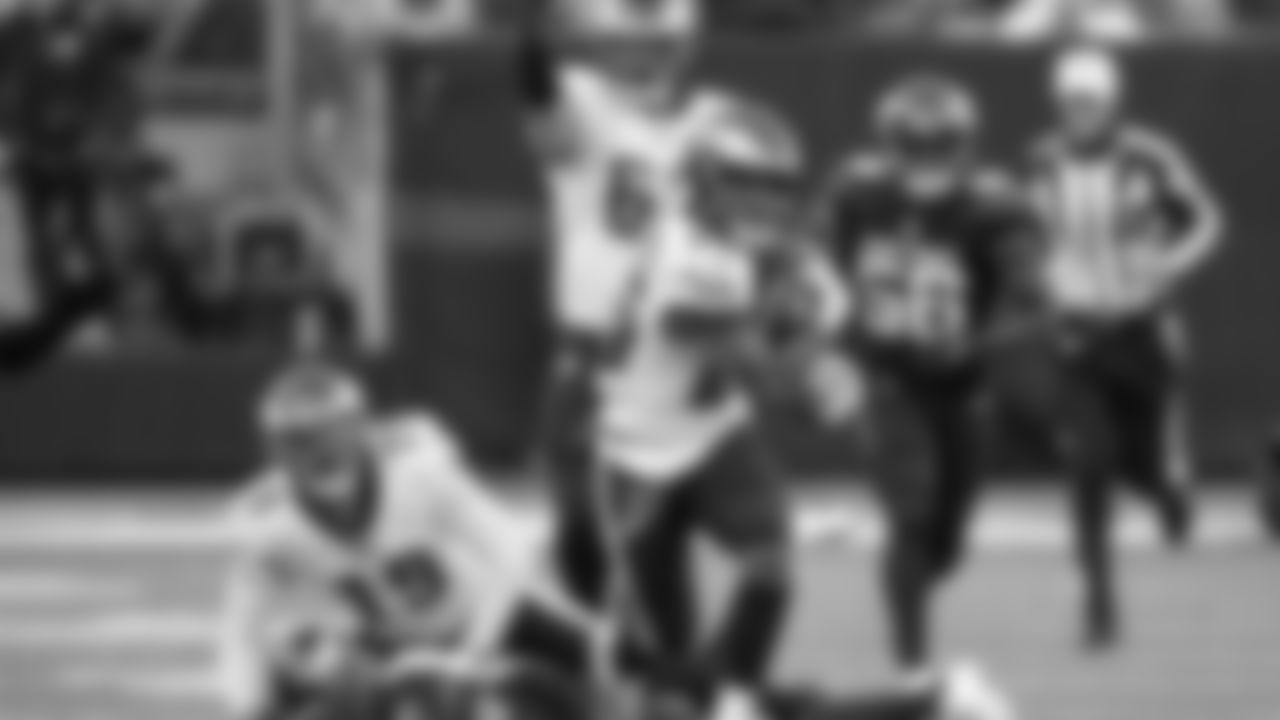 RB Miles Sanders