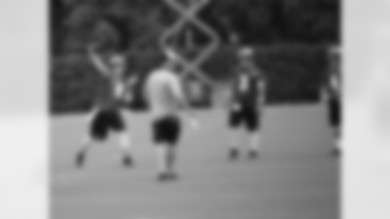 The Eagles QBs get loose