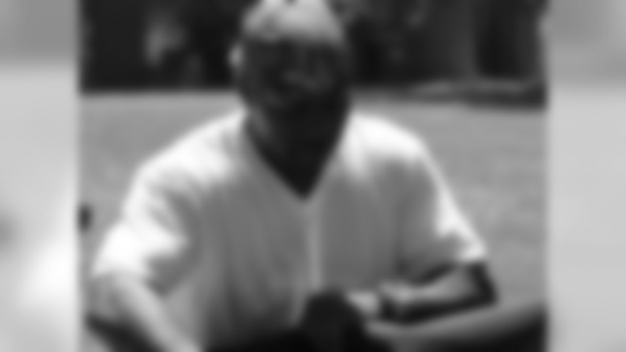 DE Trent Cole