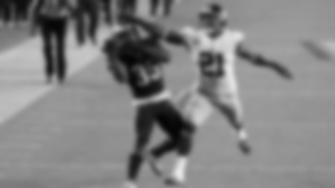RB Boston Scott catching the game-winning touchdown against the Giants