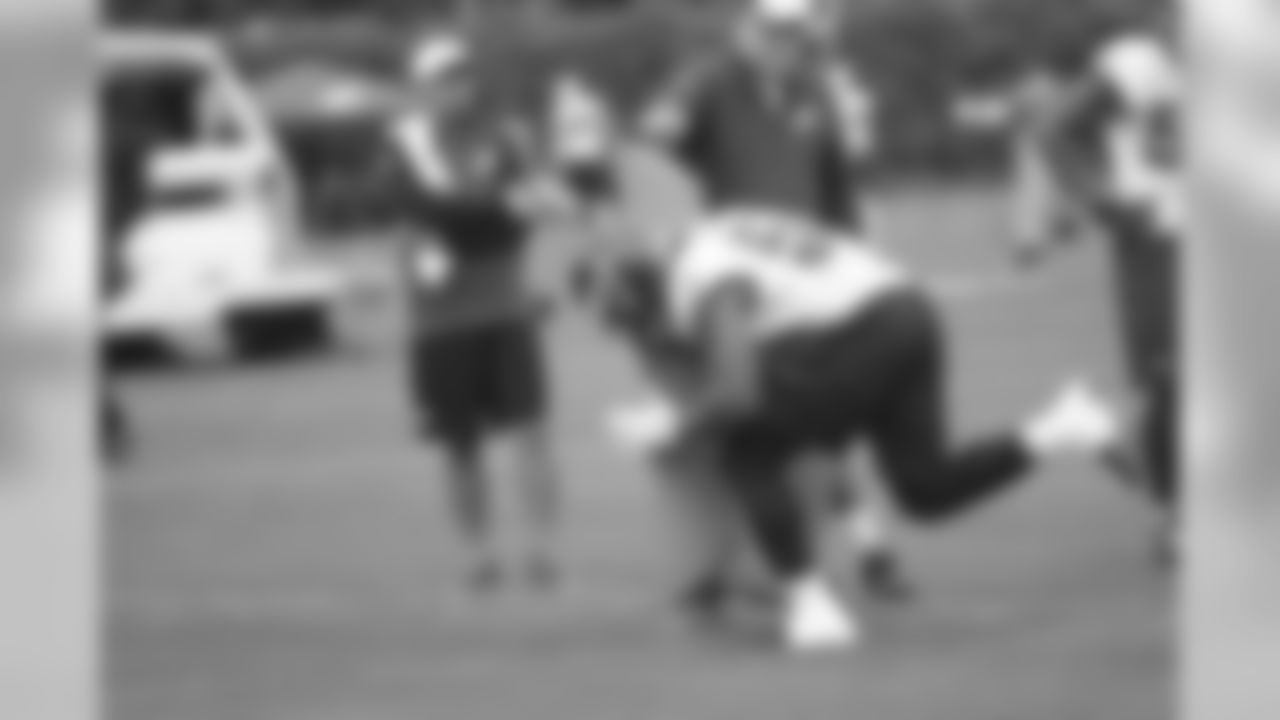 LB Najee Goode goes for the tackle