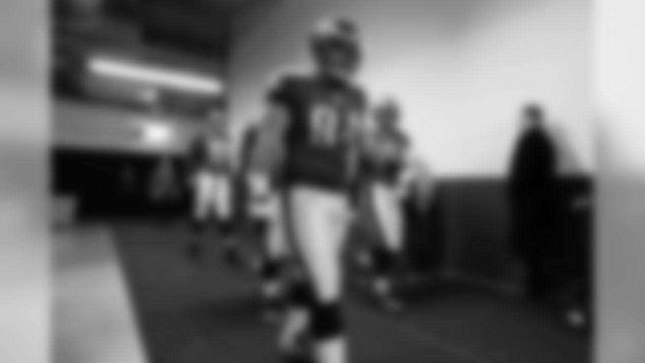 DT Derek Landri
