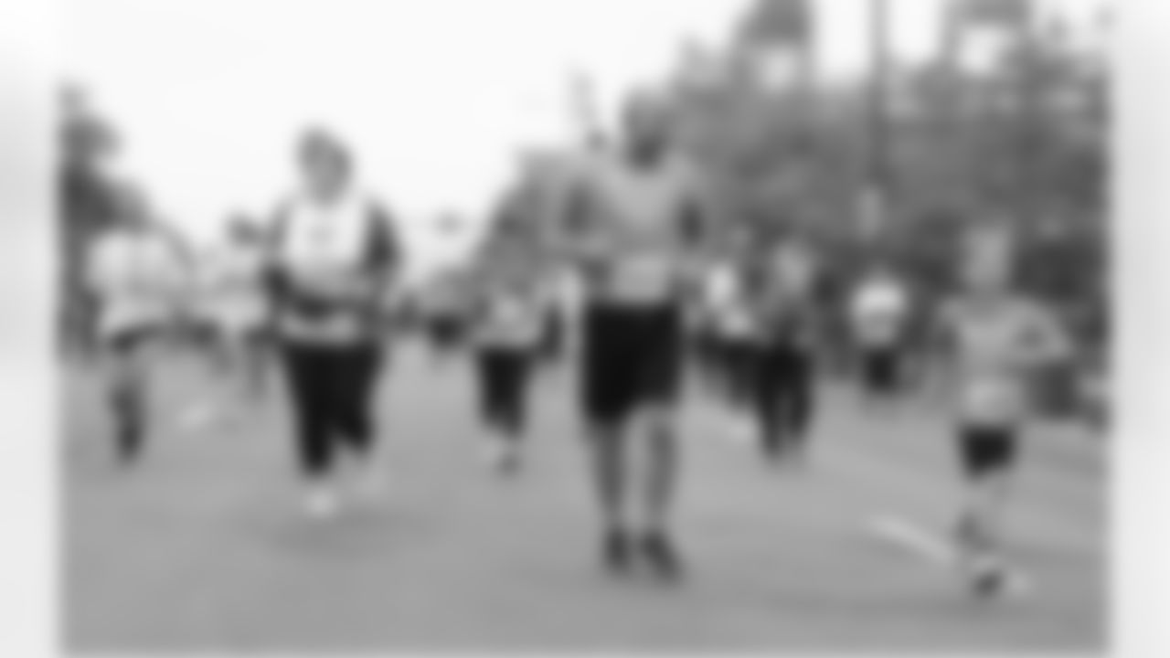2023 Eagles Autism Challenge runners