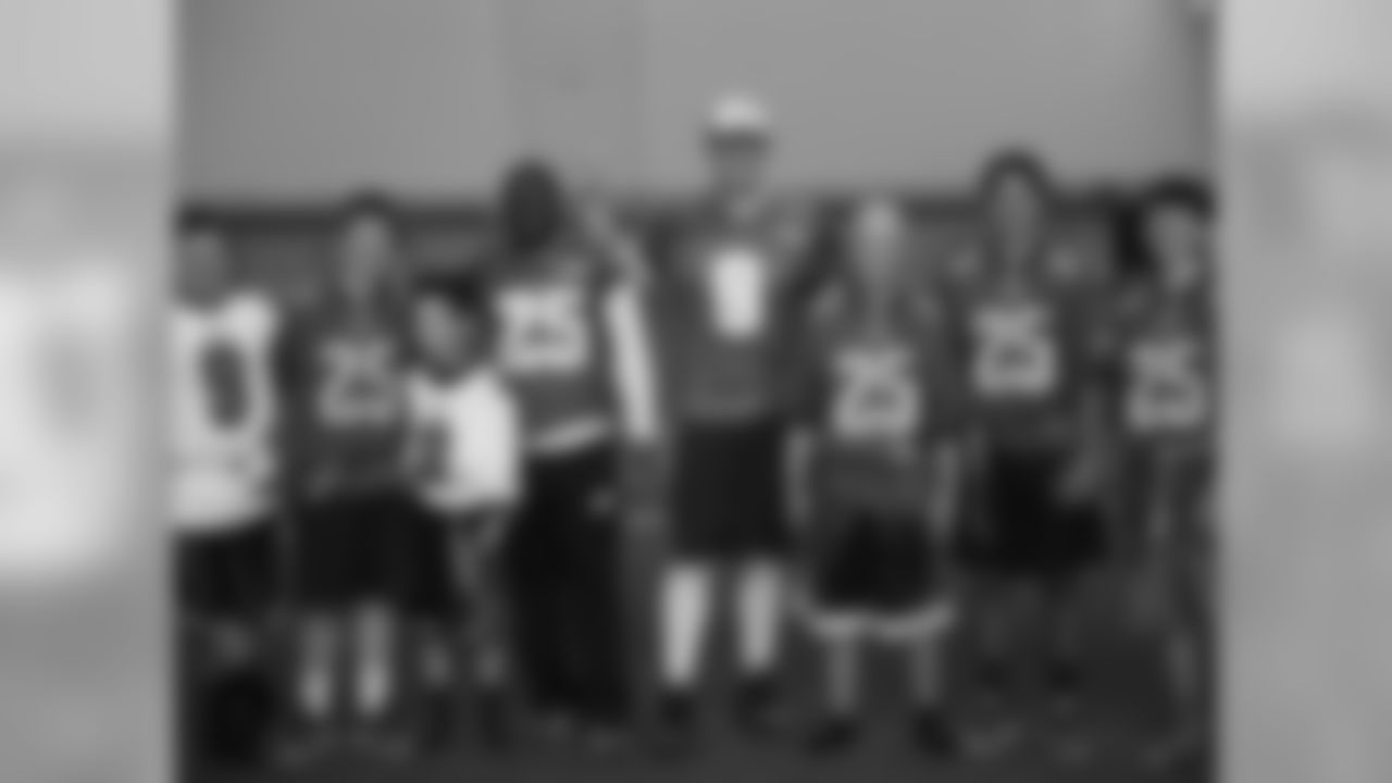 One last group photo wraps up a fun day with the Eagles that Colin will never forget