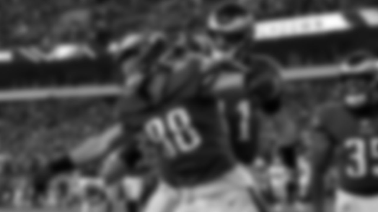 TE Dallas Goedert
Philadelphia Eagles vs. Dallas Cowboys at Lincoln Financial Field on December 22, 2019