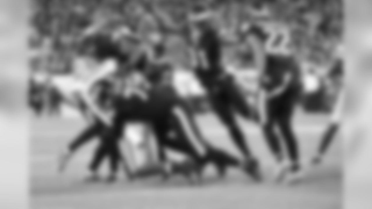 The Eagles defense goes in for the stop