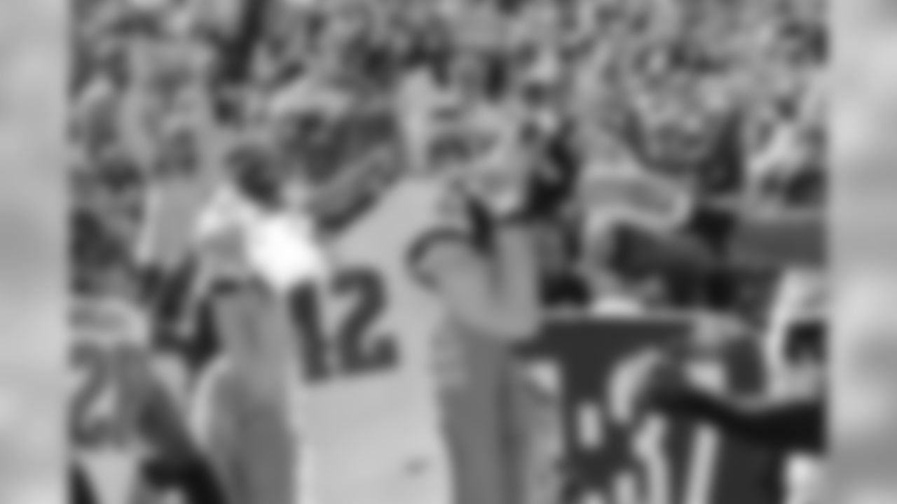 S Chris Maragos celebrates his first quarter touchdown