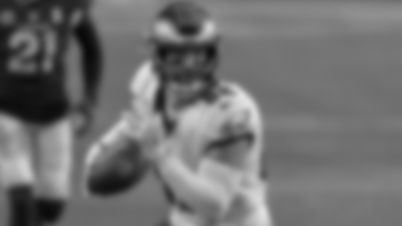 TE Zach Ertz
Philadelphia Eagles vs. Arizona Cardinals at State Farm Stadium on December 20, 2020
