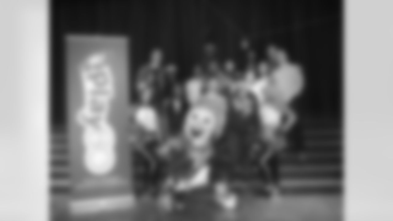 One more group photo to close out a fun day at Allen M. Stearne Elementary School