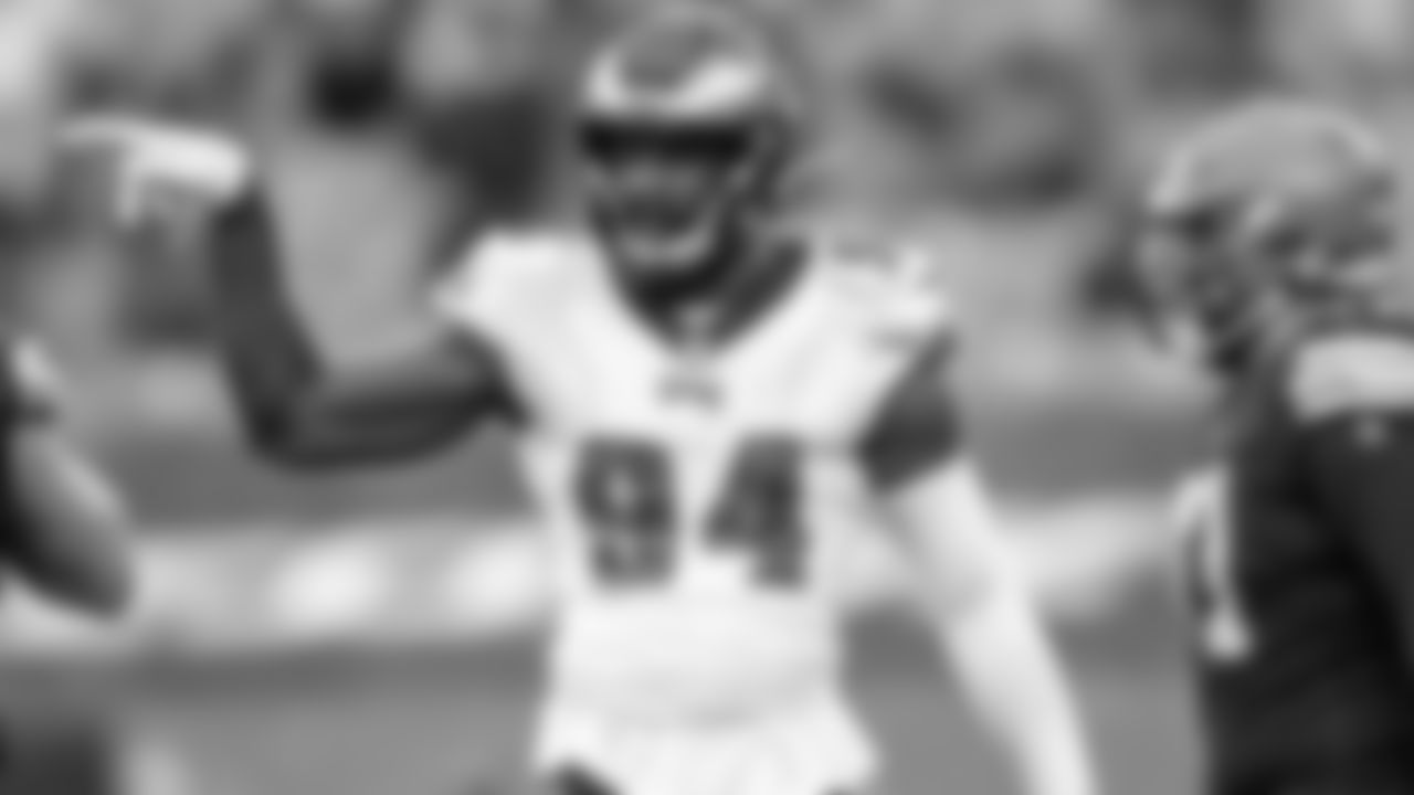 DE Josh Sweat