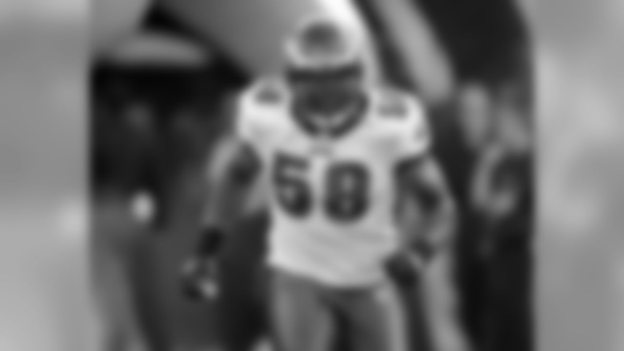 DE Trent Cole