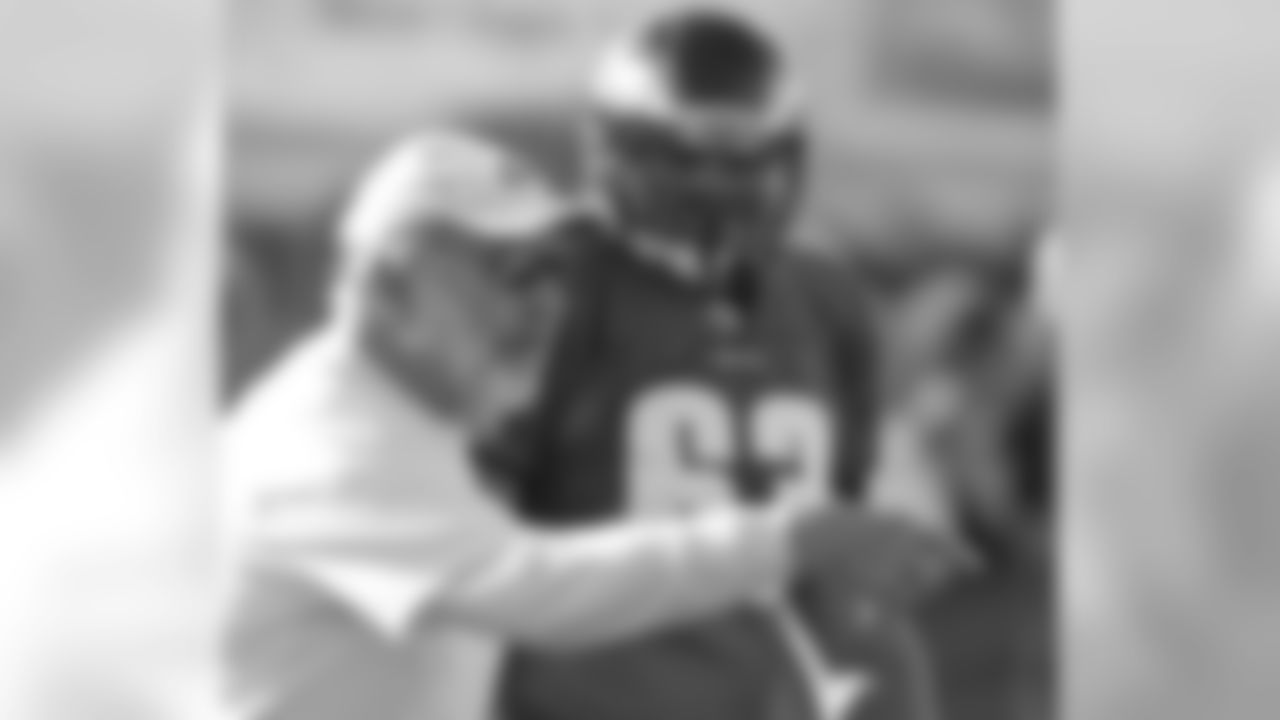 Howard Mudd teaches first-round draft pick Danny Watkins