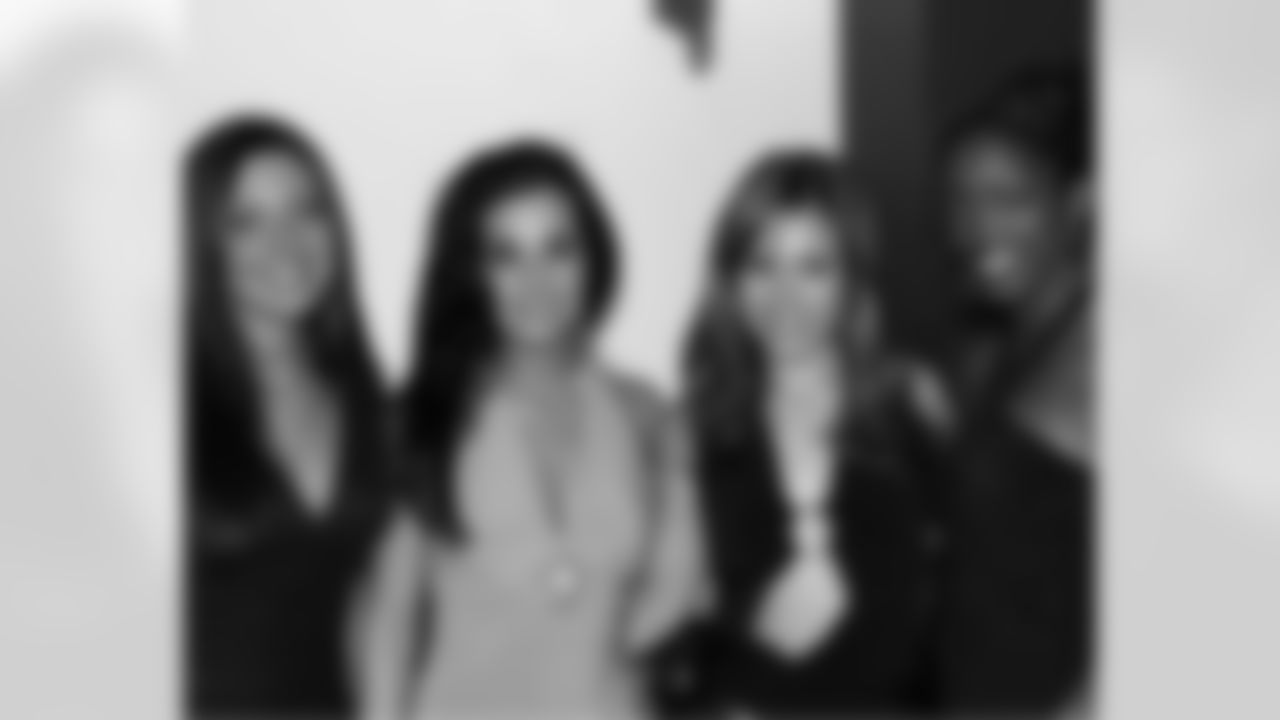 Rookies Krystle and Lindsey with vets, Elizabeth and Kenyetta