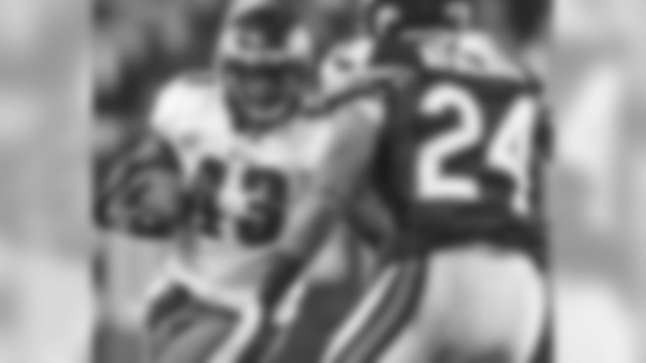 FB Leonard Weaver in action