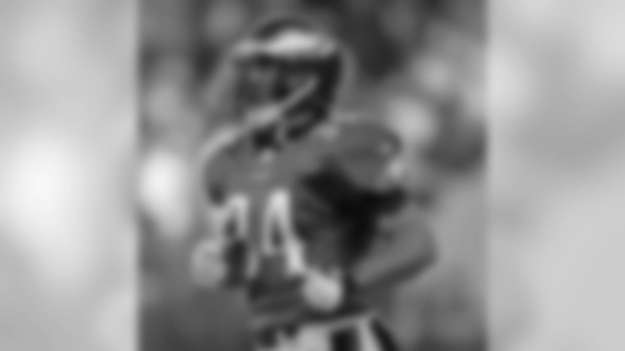 Reno Mahe replaces the injured Brian Westbrook at the punt return position.