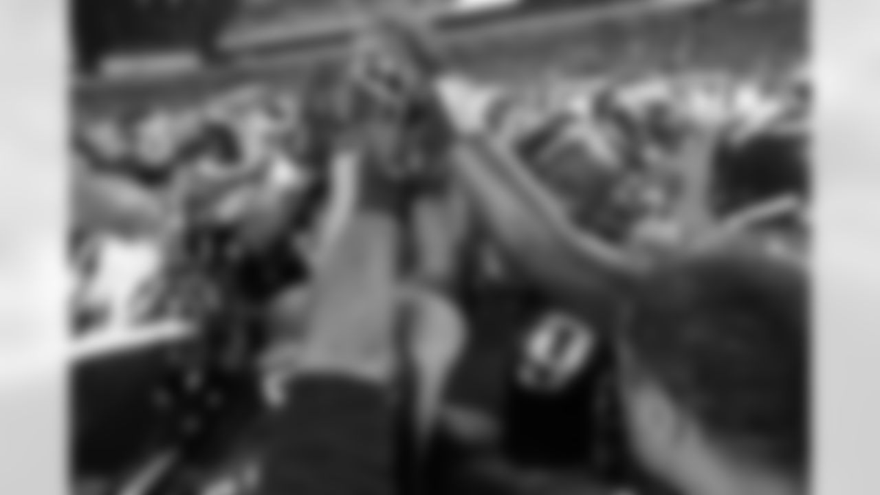 Eagles' players huddle up