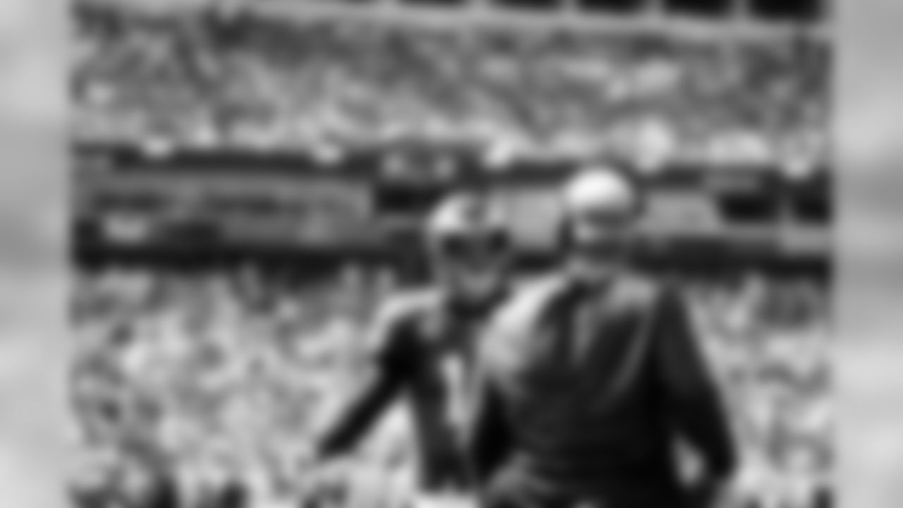 QB Carson Wentz and head coach Doug Pederson
Philadelphia Eagles vs. Tennessee Titans at Nissan Stadium on September 30, 2018