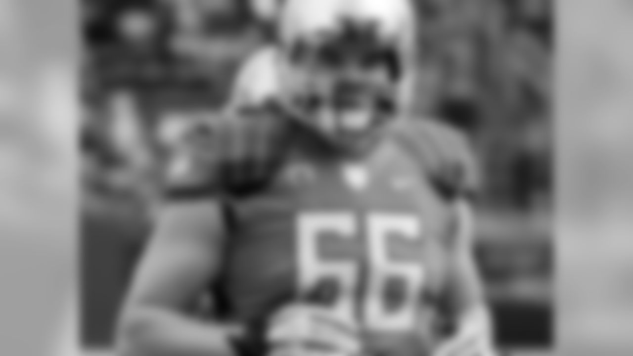 In addition to earning all-conference honors, DE Taylor Hart earned All-Pac-12 academic honors as well