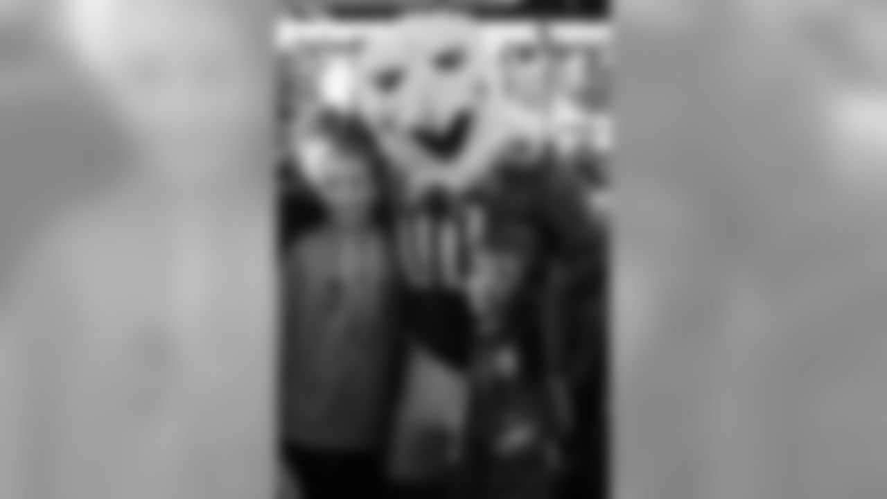 SWOOP with some junior Eagles fans