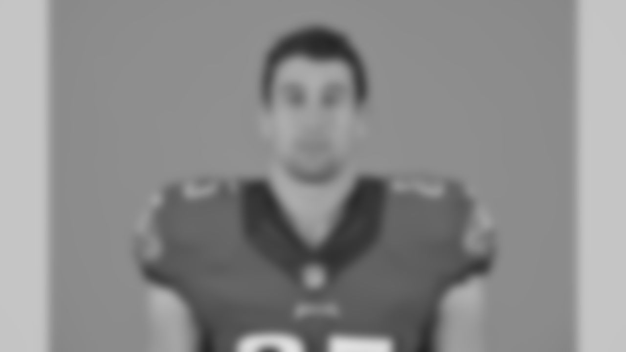 Chris Pantale signed to the Eagles practice squad as a free agent in 2015 and was originally an undrafted free agent out of Boston College in 2013. Pantale spent his first two NFL seasons with the Jets