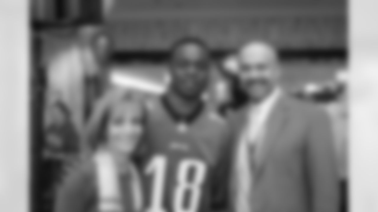 Jeremy Maclin was happy to team up with Thomas Jefferson University Hospitals