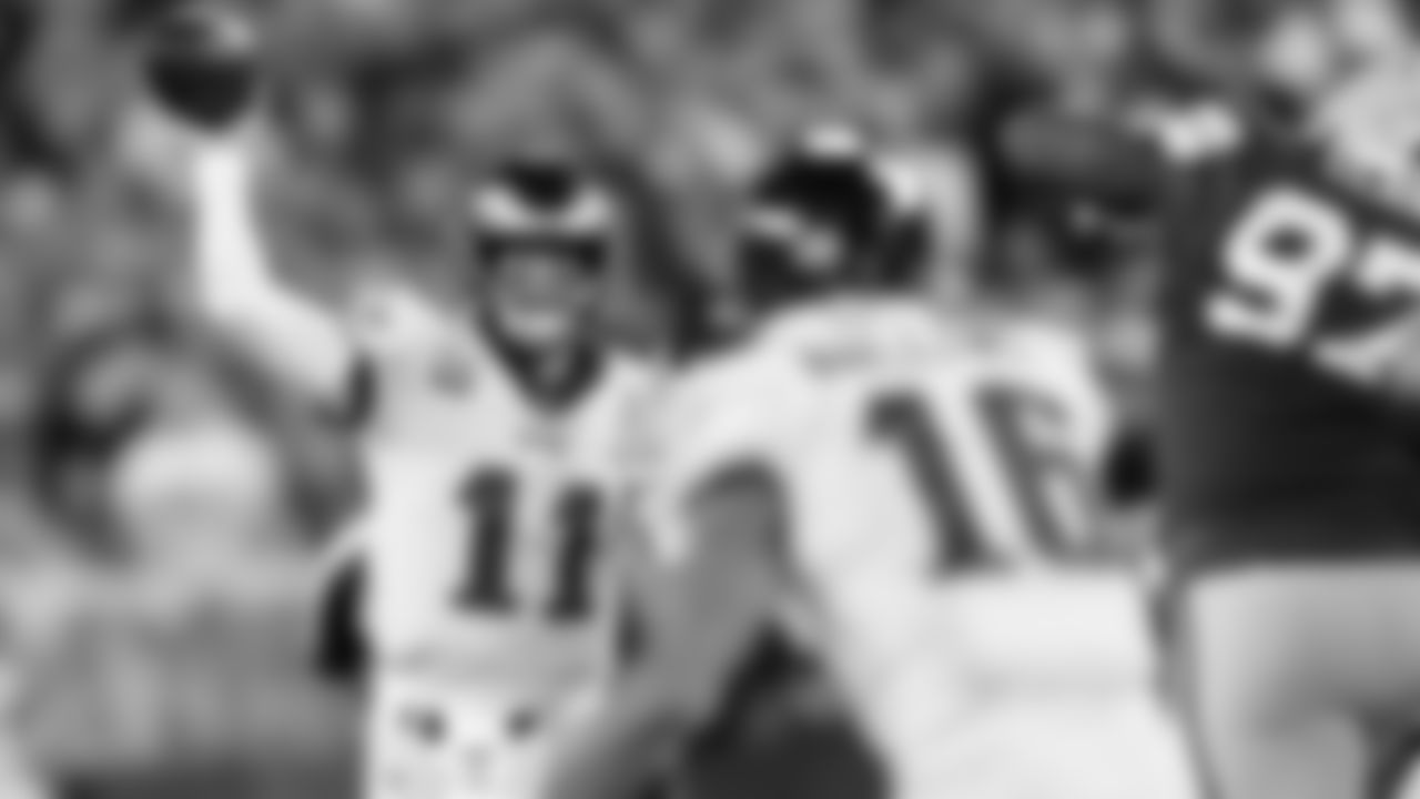 QB Carson Wentz delivers a throw
