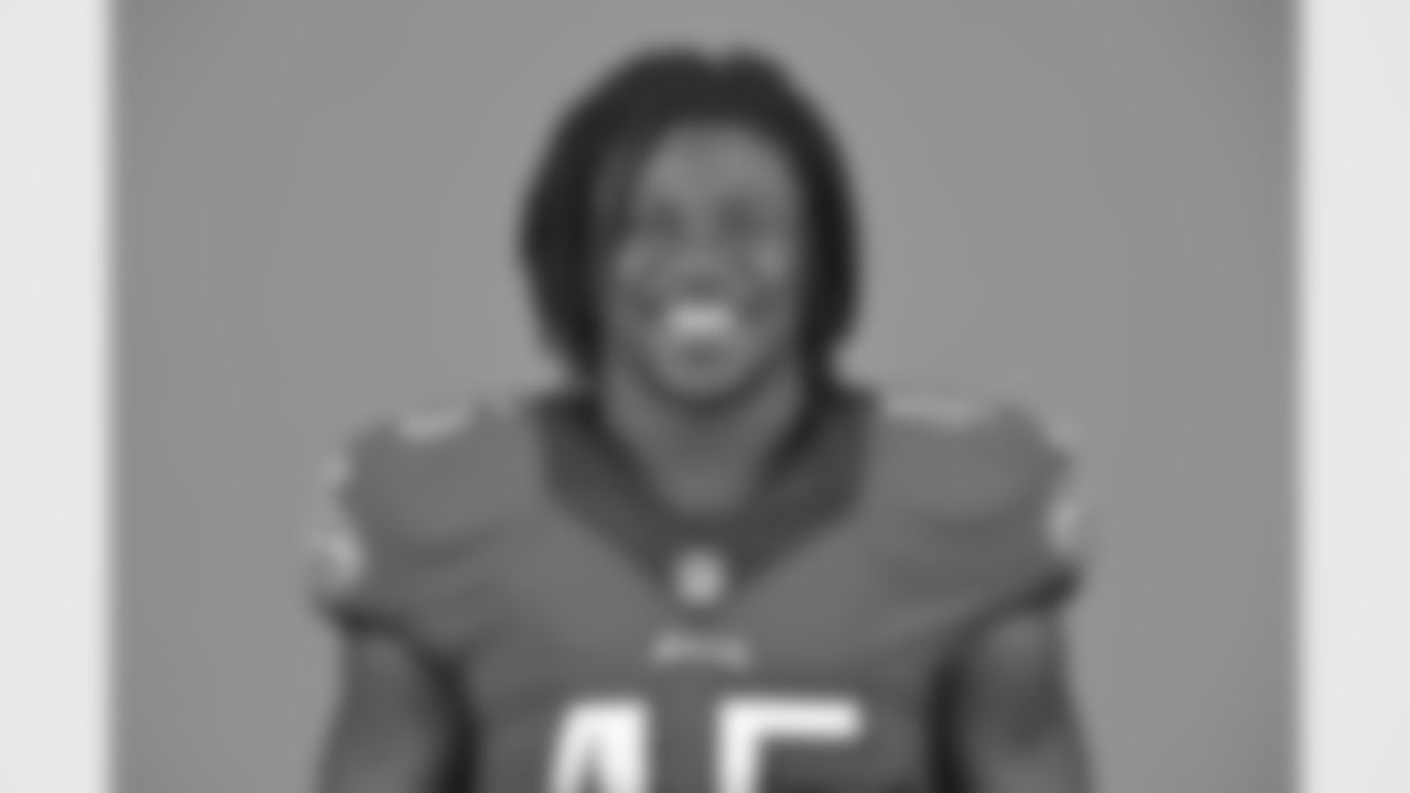 Myke Tavarres signed with the Eagles as an undrafted free agent in 2016 out of Incarnate Word. Tavarres led the Cardinals in tackles (110), tackles for loss (22.5) and sacks (8.5)