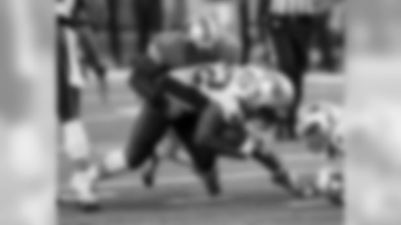 Tulloch will likely serve as backup middle linebacker to Jordan Hicks, but he also has the ability to play both outside linebacker positions in Schwartz's 4-3 scheme as well.