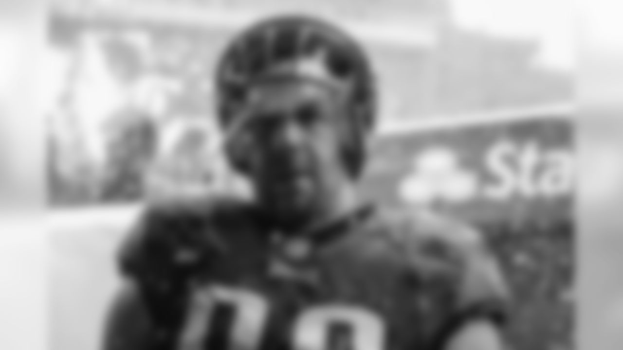 LB Connor Barwin