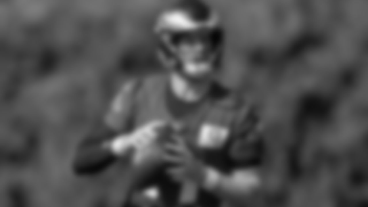 QB Carson Wentz