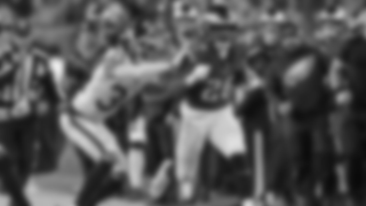 RB Miles Sanders