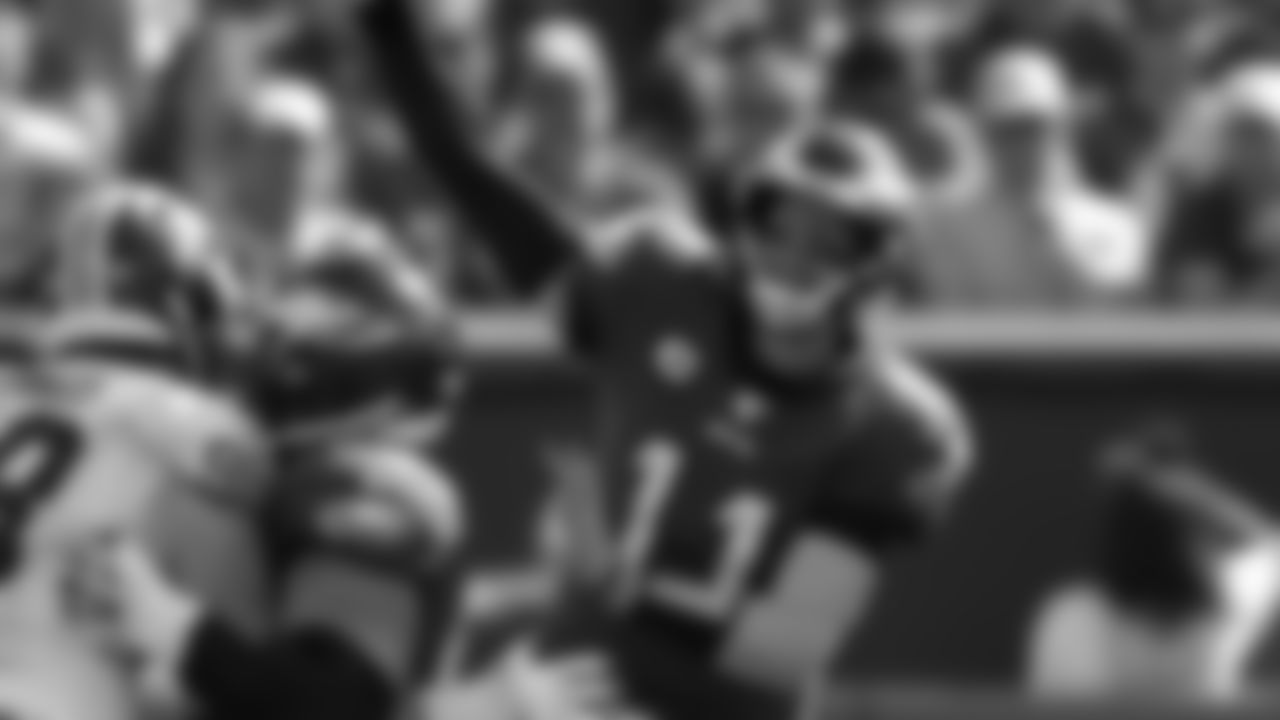 QB Carson Wentz