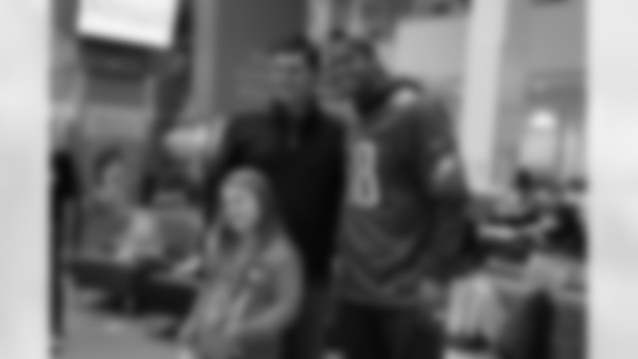 The players also did their best to bring the magic of the holiday season to the kids.