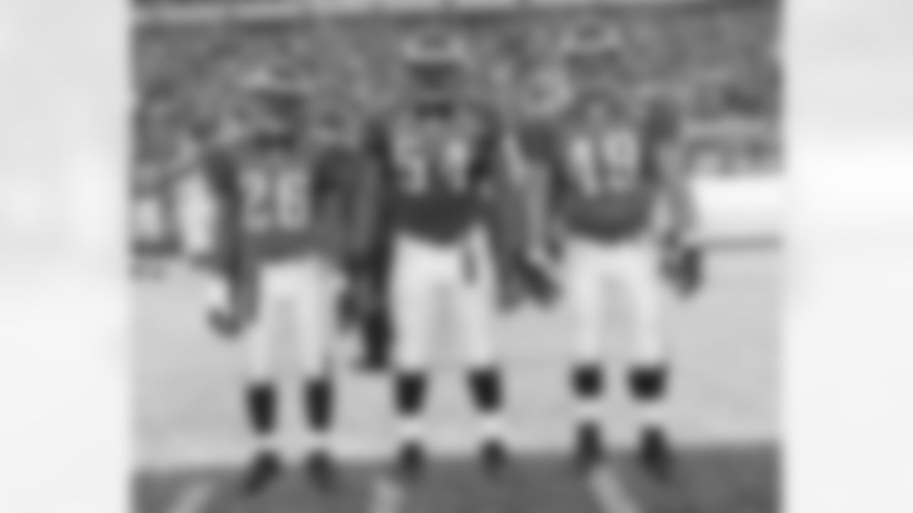Captains for this game: Lito Sheppard, Jeremiah Trotter, and Josh Parry