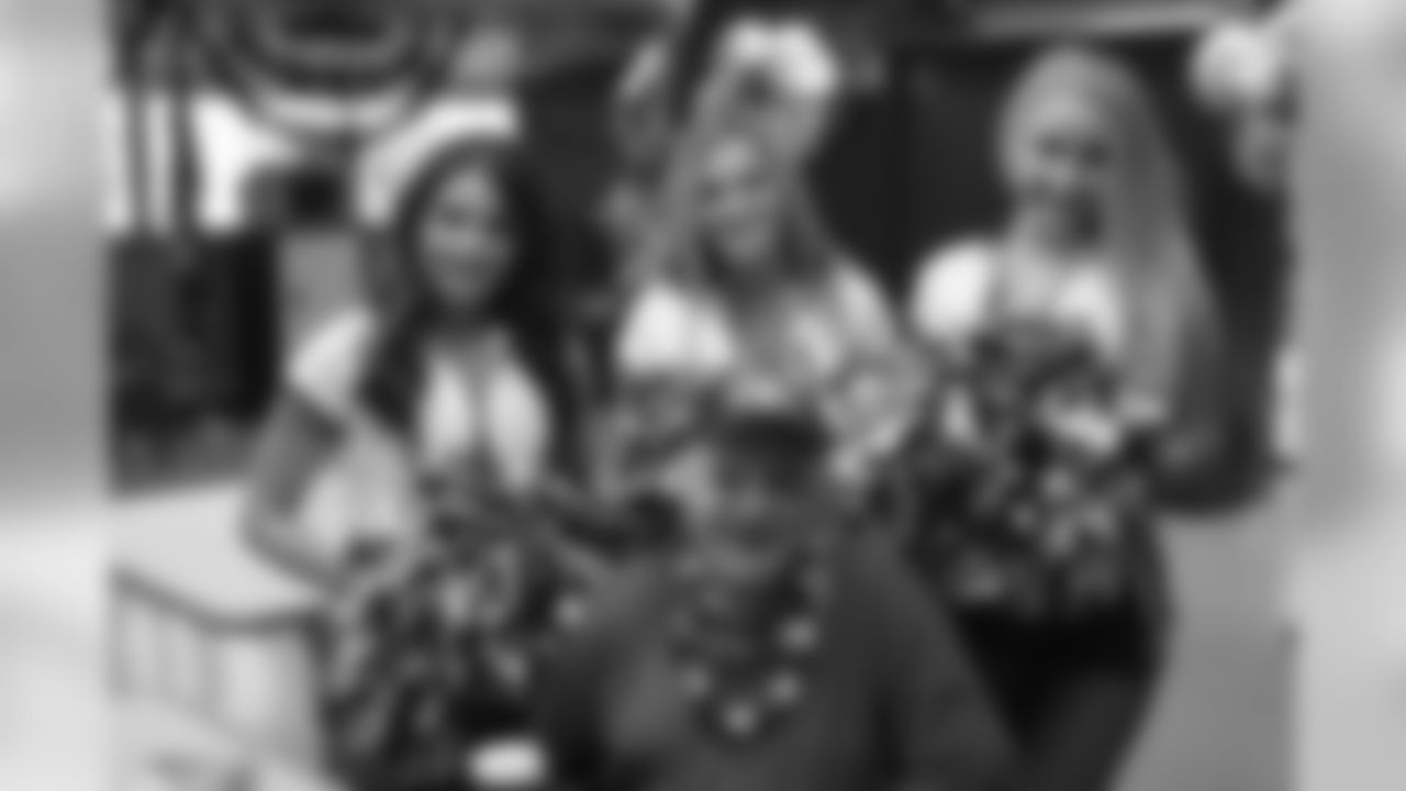 Gabriella, Julie, Pilar enjoyed meeting an Army veteran