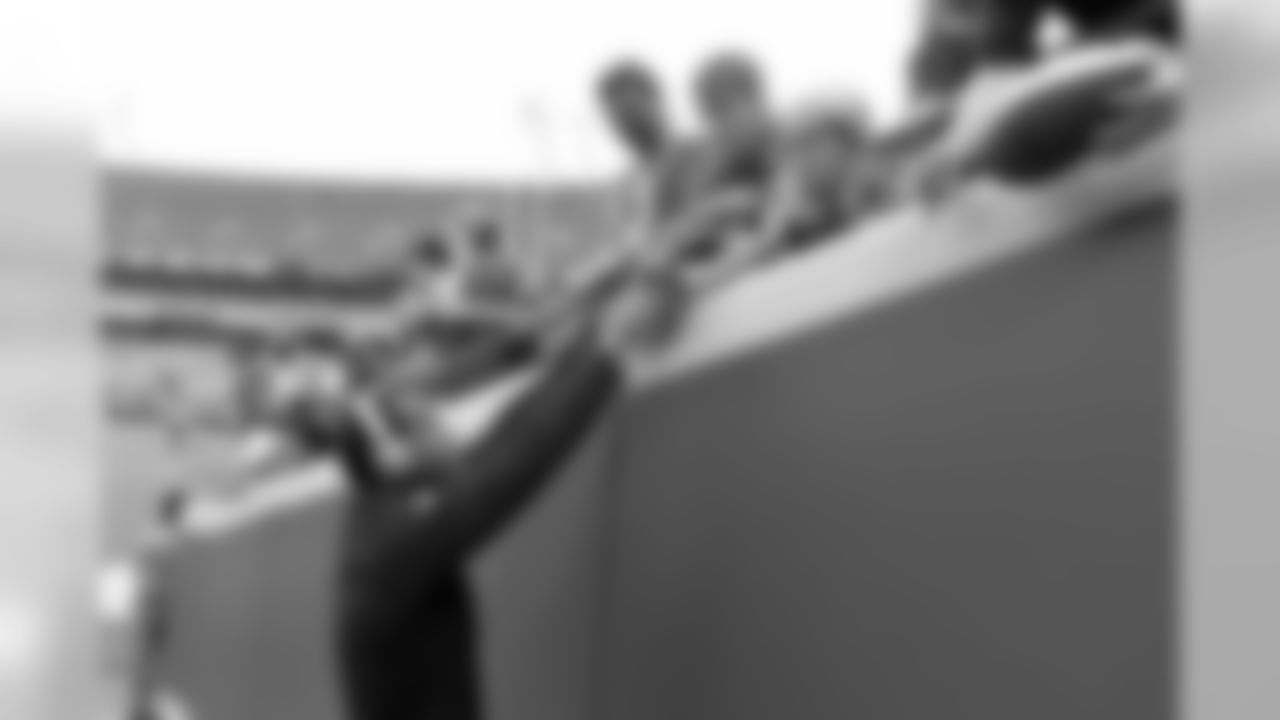 LB Jordan Hicks