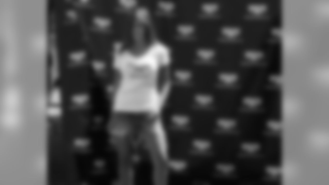 Danni-Lynn shows off the Women's Retro V-Neck Tee