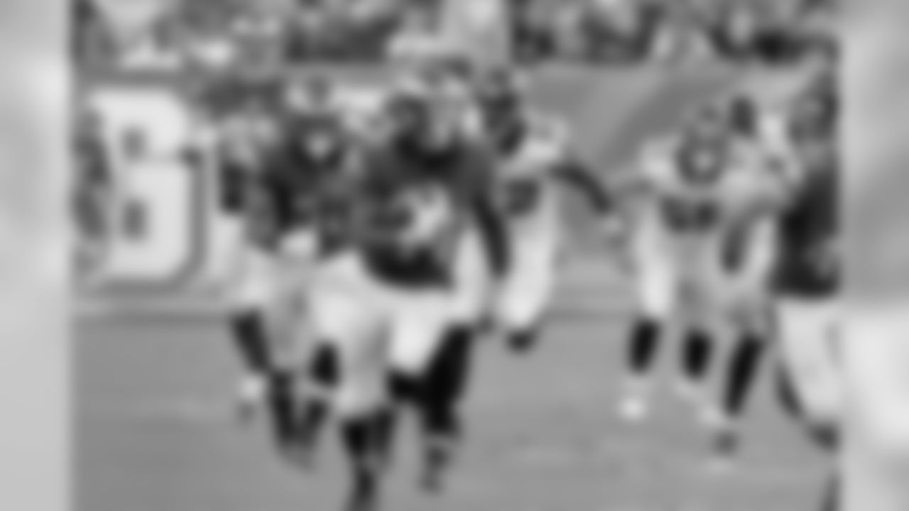 RB Kenjon Barner